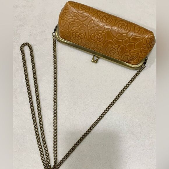 Embossed Rose Handmade Cowhide Leather Push-lock Handbag Includes Small Clutch - Picture 15 of 16